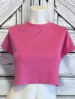Daisy Hot Pink Women's Crop Top